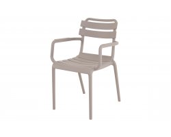 Beżowe krzesło ogrodowe TORVI sztaplowane z polipropylenu z podłokietnikami