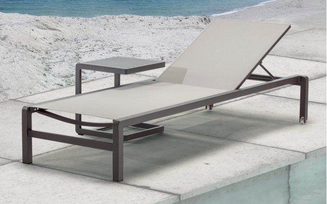Grafitowy leżak ogrodowy RAJA z kółkami i siedziskiem z teksty liny.