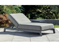 Antracytowy leżak ogrodowy z bardzo grubym materacem z tkaniny sunbrella BITE