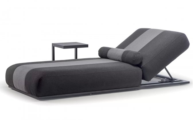 Ekskluzywny leżak ogrodowy JOY z grubym materacem i regulowanym oparciem sunbrella