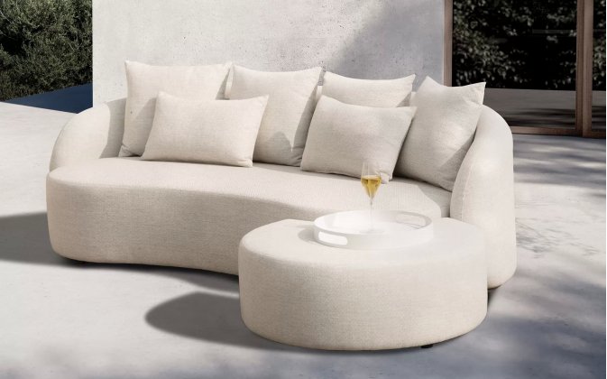 Trzyosobowa sofa ogrodowa tapicerowana jasnobeżowa luksusowa COSY