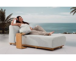 Luksusowy leżak ogrodowy z grubym materacem i stolikiem bocznym RULE