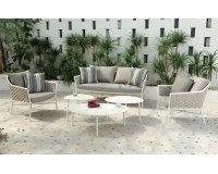 Biało beżowy komplet wypoczynkowy na taras ze sztaplowania nymi fotelami Panama