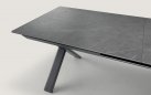 Aluminiowy stół ogrodowy SALINA grafitowy nogi krzyżowe i rozkładany blat 200-260 cm kamienia spiekanego Salina