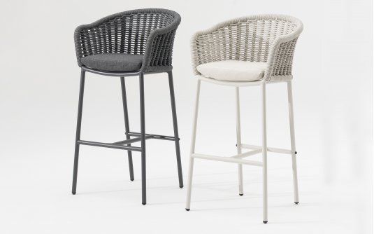 Stołek barowy ogrodowy z oparciem z wykonanym z plecionki z liny z poduszką na siedzisku LECCE Grattoni Stołek barowy ogrodowy z oparciem z wykonanym z plecionki z liny z poduszką na siedzisku LECCE Grattoni