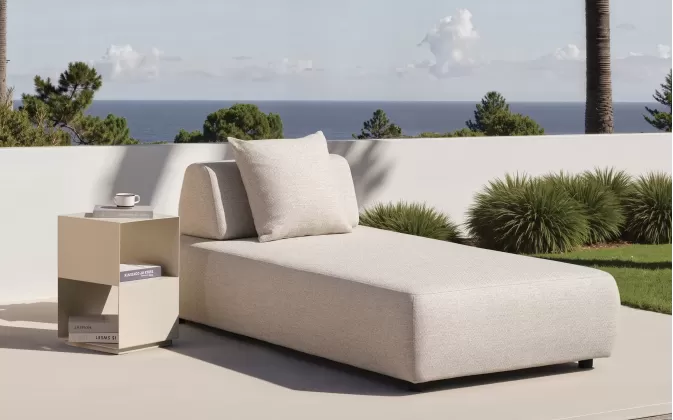 Nowoczesny leżak ogrodowy grubym materacem tapicerowany beżowy GEOMETRY