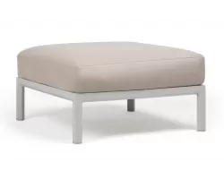 Podnóżek ogrodowy z kolekcji MAXIMO nardi kolor gesso poduszka perla sunbrella