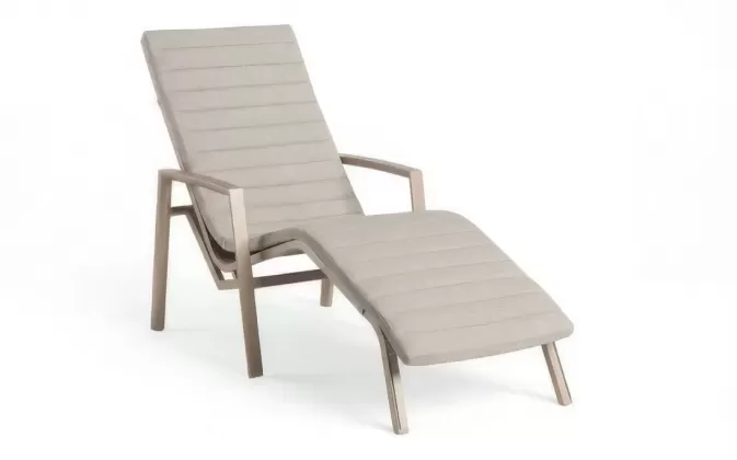 Bujany leżak aluminiowy ogrodowy wavę kolor beżowy