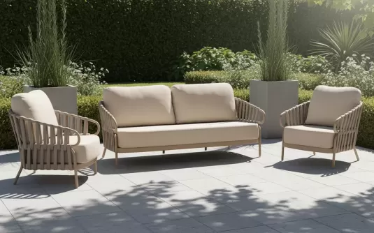 Przytulny i luksusowy zestaw wypoczynkowy beżowy aluminiowy na taras nuri