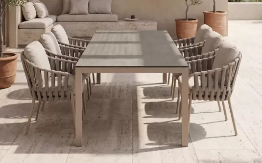 Zestaw obiadowy na taras aluminiowy ze stołem briga i krzesłami nuri beżowy