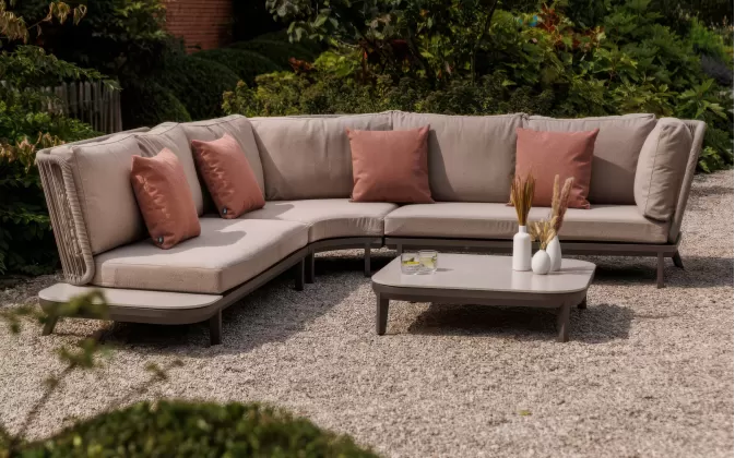 Nowoczesny narożnik ogrodowy platformowy w kolorze taupe alpes