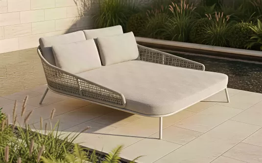 Beżowe łóżko ogrodowe aluminium poduszki soltex i lina polipropylenowa