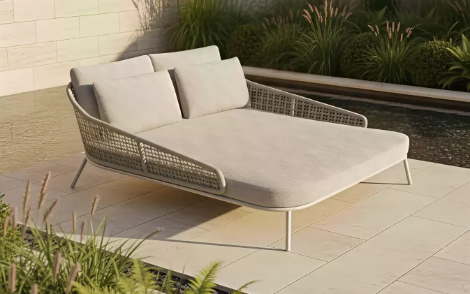 Beżowe łóżko ogrodowe aluminium poduszki soltex i lina polipropylenowa
