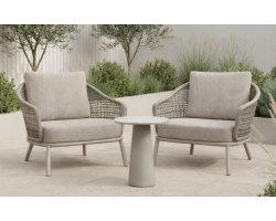 Zestaw ogrodowy złożony z 2 foteli z okrągłego stolika na balkon lub do niewielki taras beżowy