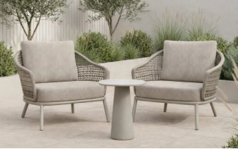 Zestaw ogrodowy złożony z 2 foteli z okrągłego stolika na balkon lub do niewielki taras beżowy