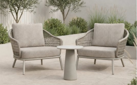Zestaw ogrodowy złożony z 2 foteli z okrągłego stolika na balkon lub do niewielki taras beżowy Zestaw ogrodowy złożony z 2 foteli z okrągłego stolika na balkon lub do niewielki taras beżowy