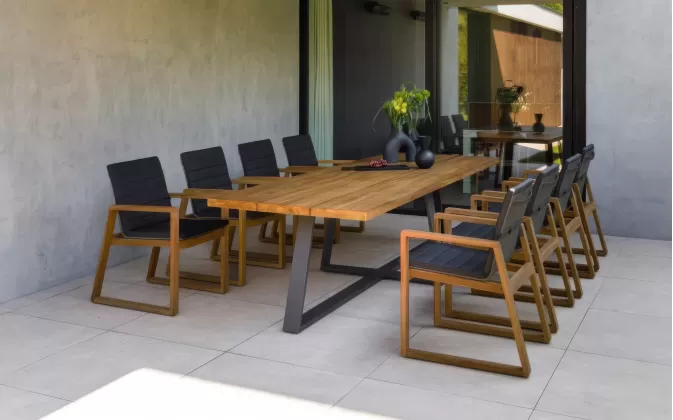 Ośmioosobowy komplet stołowy ogrodowy z drewna tich w ciepłym kolorze toscana dla 8 osób