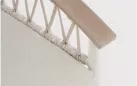 Biały aluminiowy fotel wypoczynkowy na taras lina oraz podłokietniki tek fenix