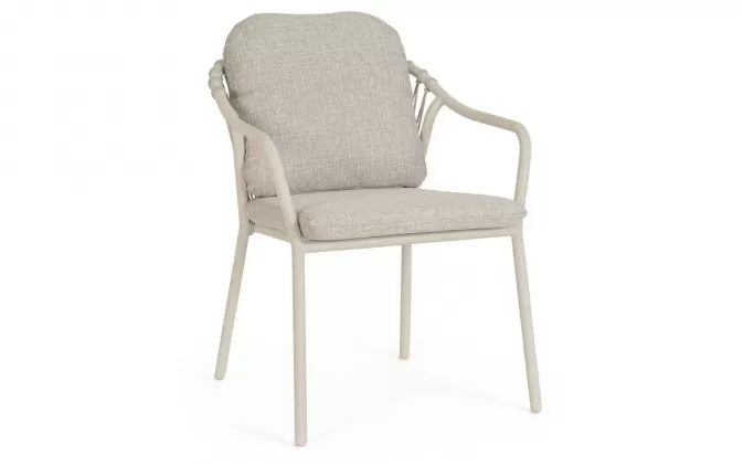 Jasnobeżowe krzesło s poduszkami na siedzisku i oparciu nowoczesne aluminiowe edvige bizzotto 