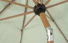 Parasol ogrodowy noga efekt drewna 8-kątny Ø3 m z efektem pochylania czaszy tilt jasnozielona czasza palinuro bizzotto