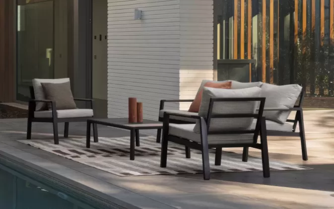 Grafitowy aluminiowy komplet ogrodowy sofą 3-osobową 2 fotelami i stolikiem elna bizzotto 