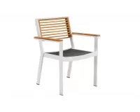 Białe krzesło ogrodowe aluminiowe sztaplowane podłokietniki i oparcie teak YORK Higold