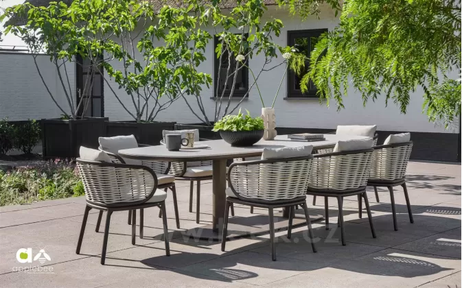 Luksusowy komplet ogrodowy stołowy w kolorze ciemnym brązie pine key applebee