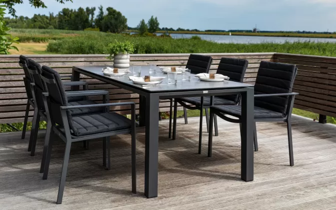 Zestaw stołowy na taras w kolorze antracyt z ceramicznym blatem w stołu Concept primavera life
