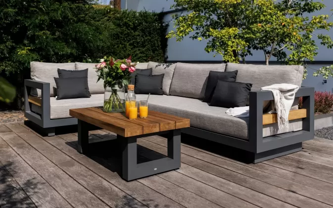 Nowoczesny aluminiowy grafitowy narożnik ogrodowy z elementami drewna teak himalaja life