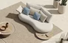 Luksusowa sofa ogrodowa CALLA Higold boucle ze stolikiem bocznym