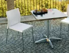 kwadratowy stolik bistro 70x70 cm aluminiowy do kawiarni