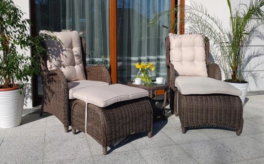 Dwa fotele wypoczynkowe ogrodowe uszaki z podnóżkami LACONI